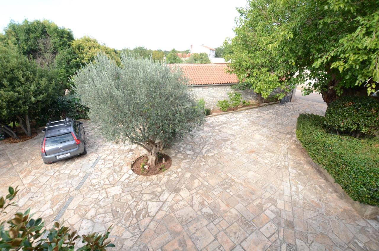 Apartments Josip Pavicini Exterior foto